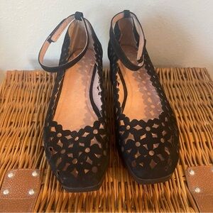 Jeffrey Campbell Havana Women’s 7.5 Laser Cut Floral Wedge Comfort Boho Feminine